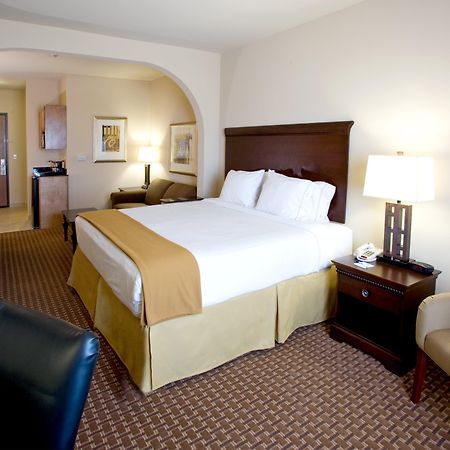Holiday Inn Express Hotel And Suites Kingsville By Ihg Номер фото