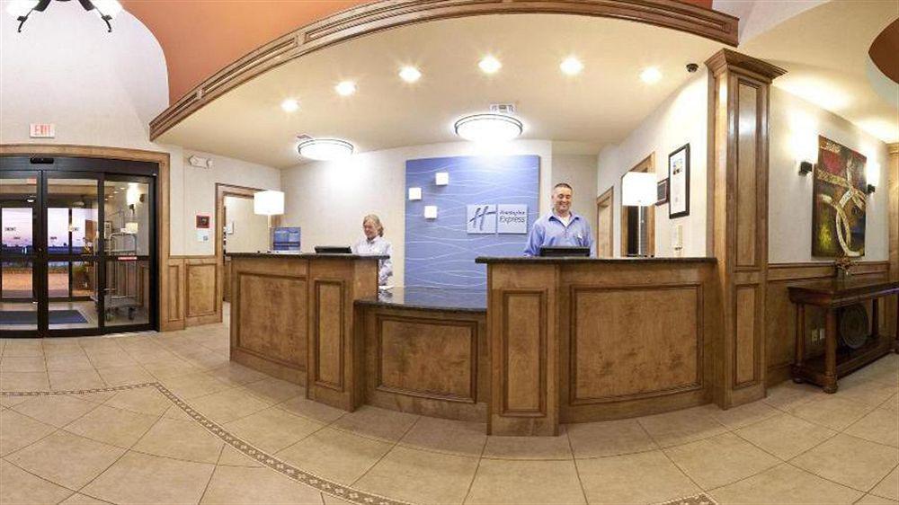 Holiday Inn Express Hotel And Suites Kingsville By Ihg Экстерьер фото