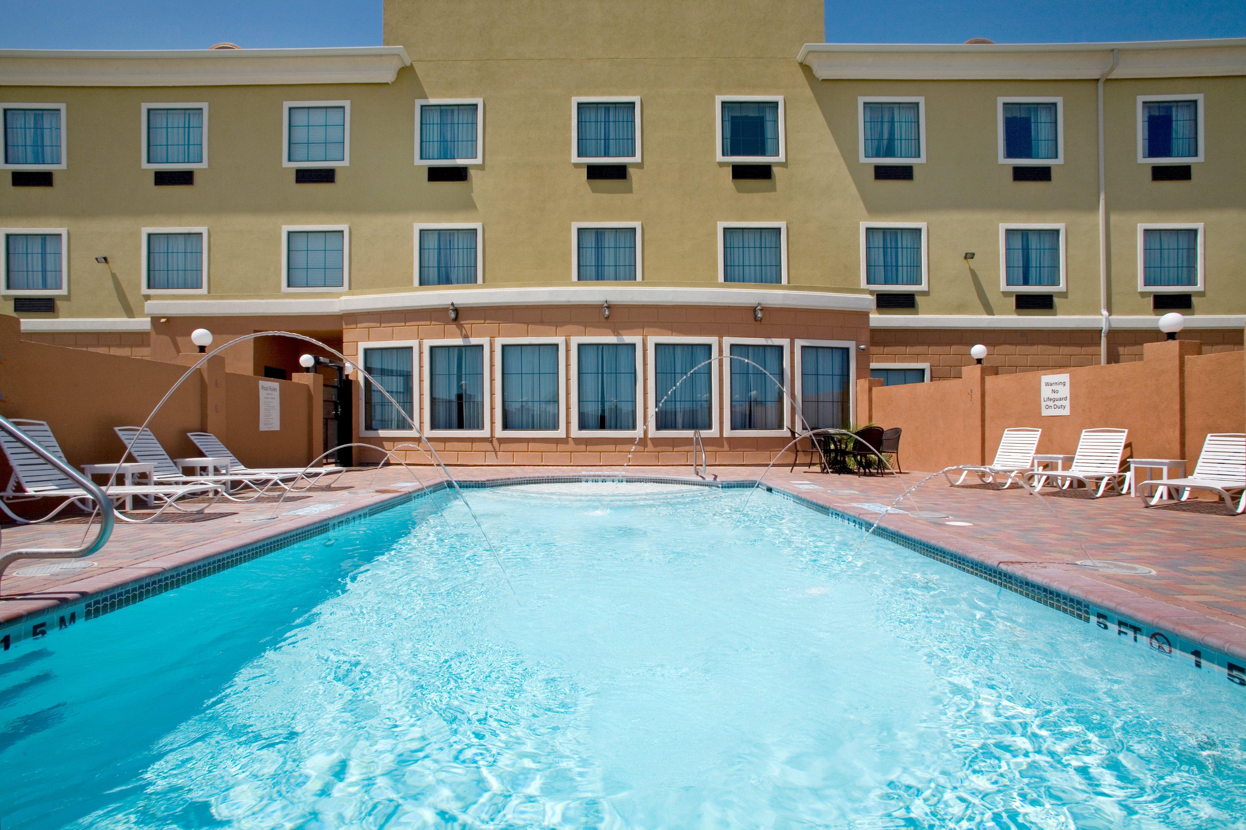 Holiday Inn Express Hotel And Suites Kingsville By Ihg Удобства фото