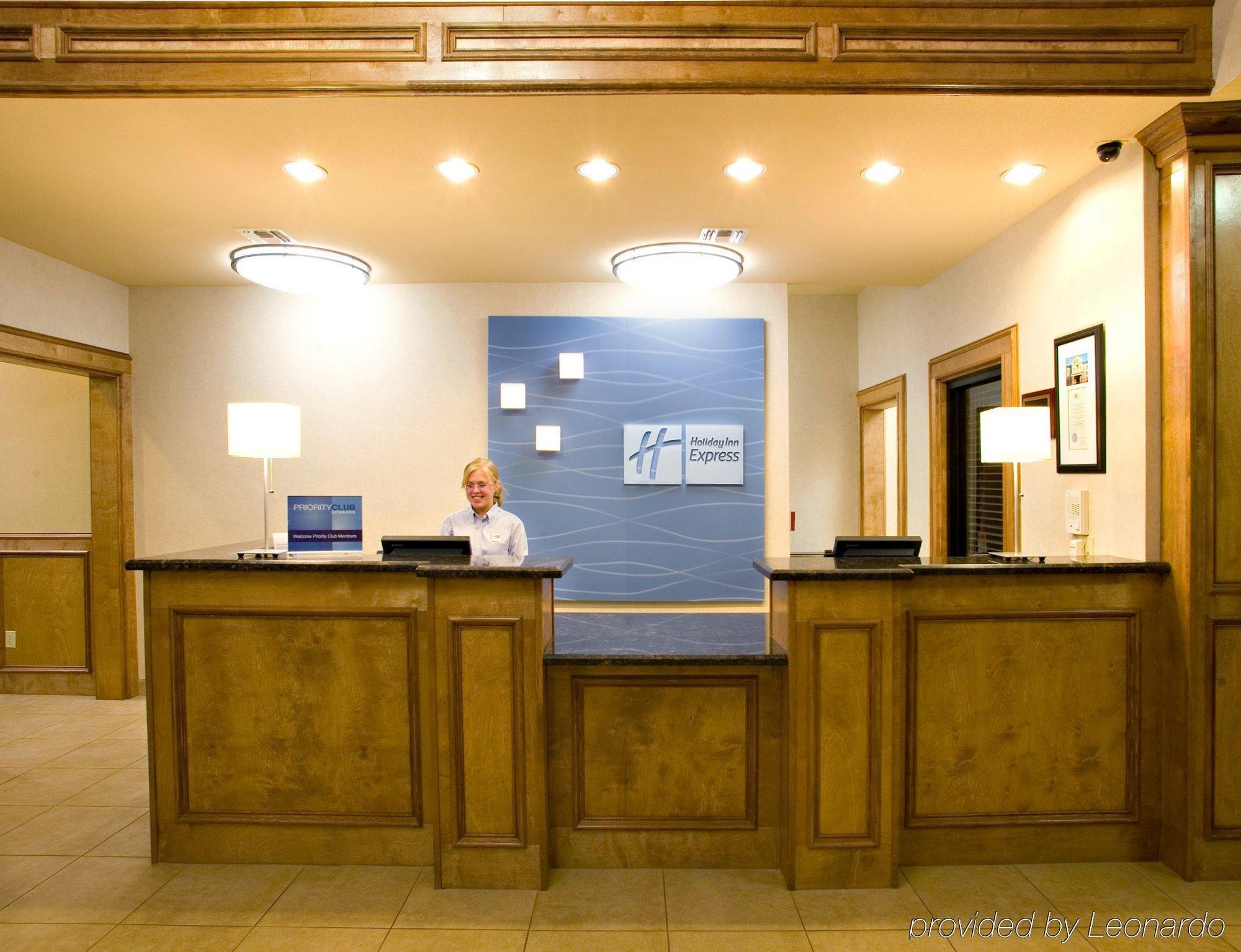 Holiday Inn Express Hotel And Suites Kingsville By Ihg Интерьер фото