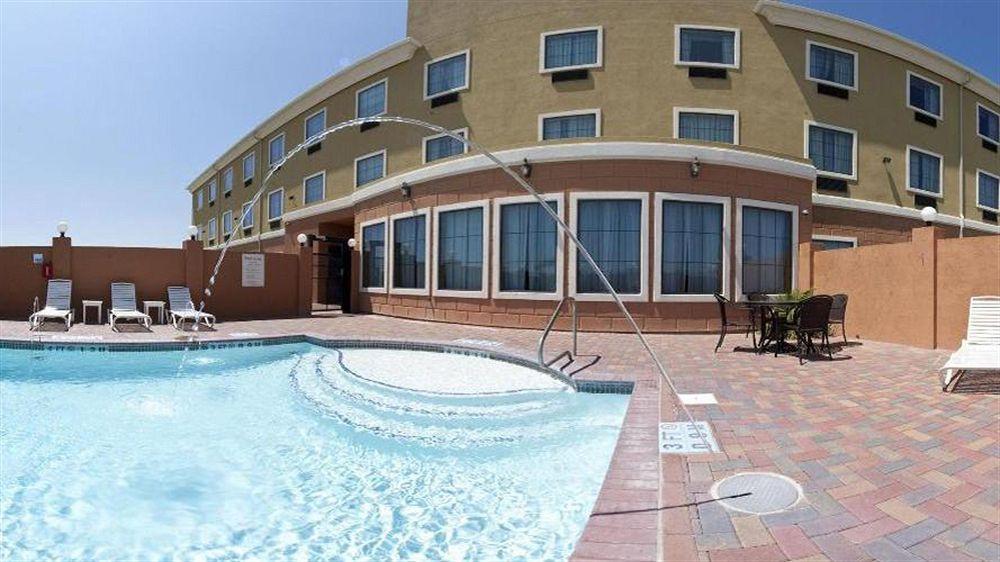 Holiday Inn Express Hotel And Suites Kingsville By Ihg Экстерьер фото