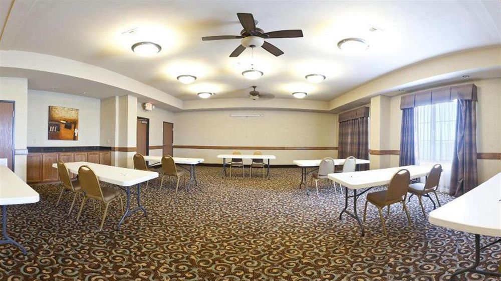 Holiday Inn Express Hotel And Suites Kingsville By Ihg Экстерьер фото
